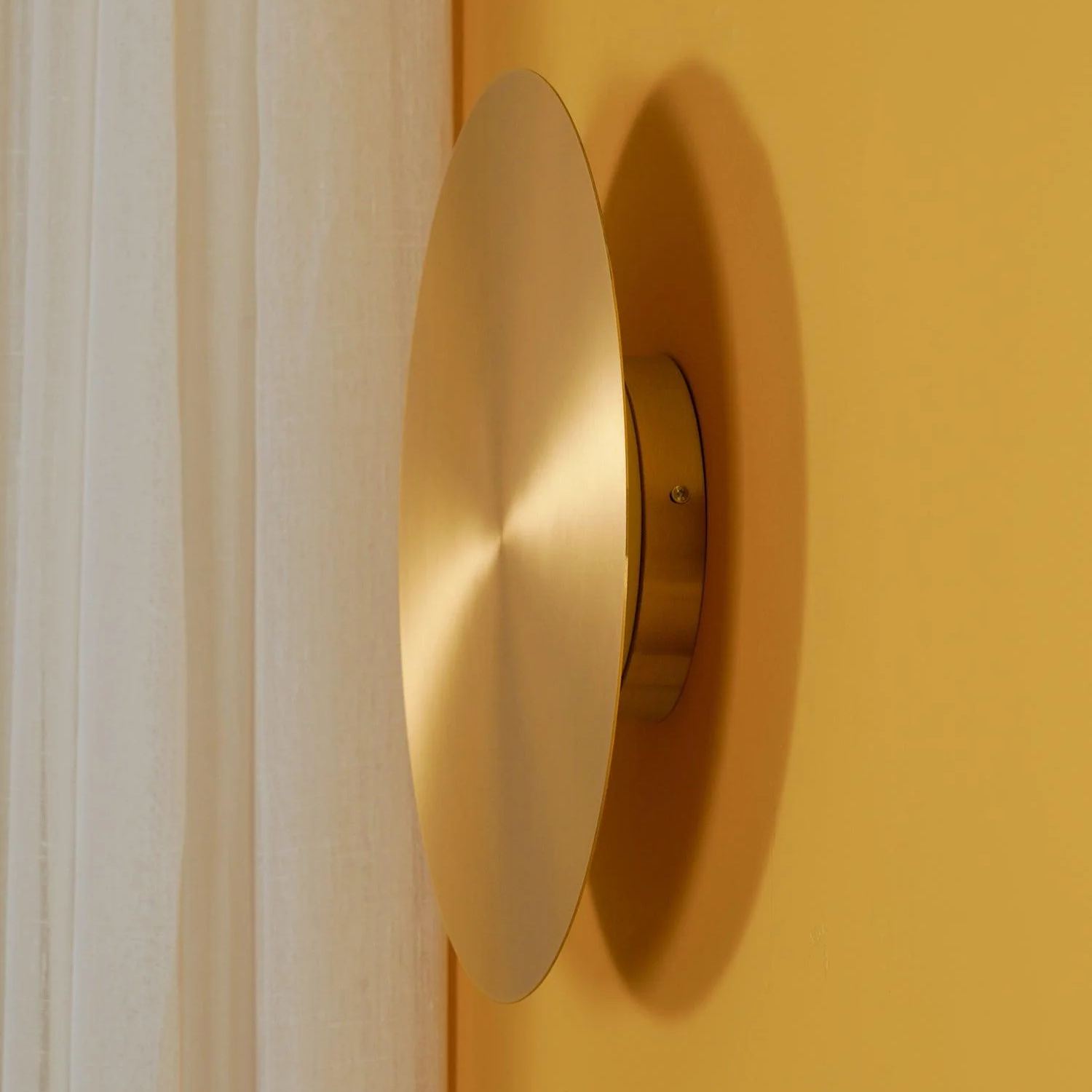 Edge Modern Round Brass Metal Wall Light Bathroom Kitchen