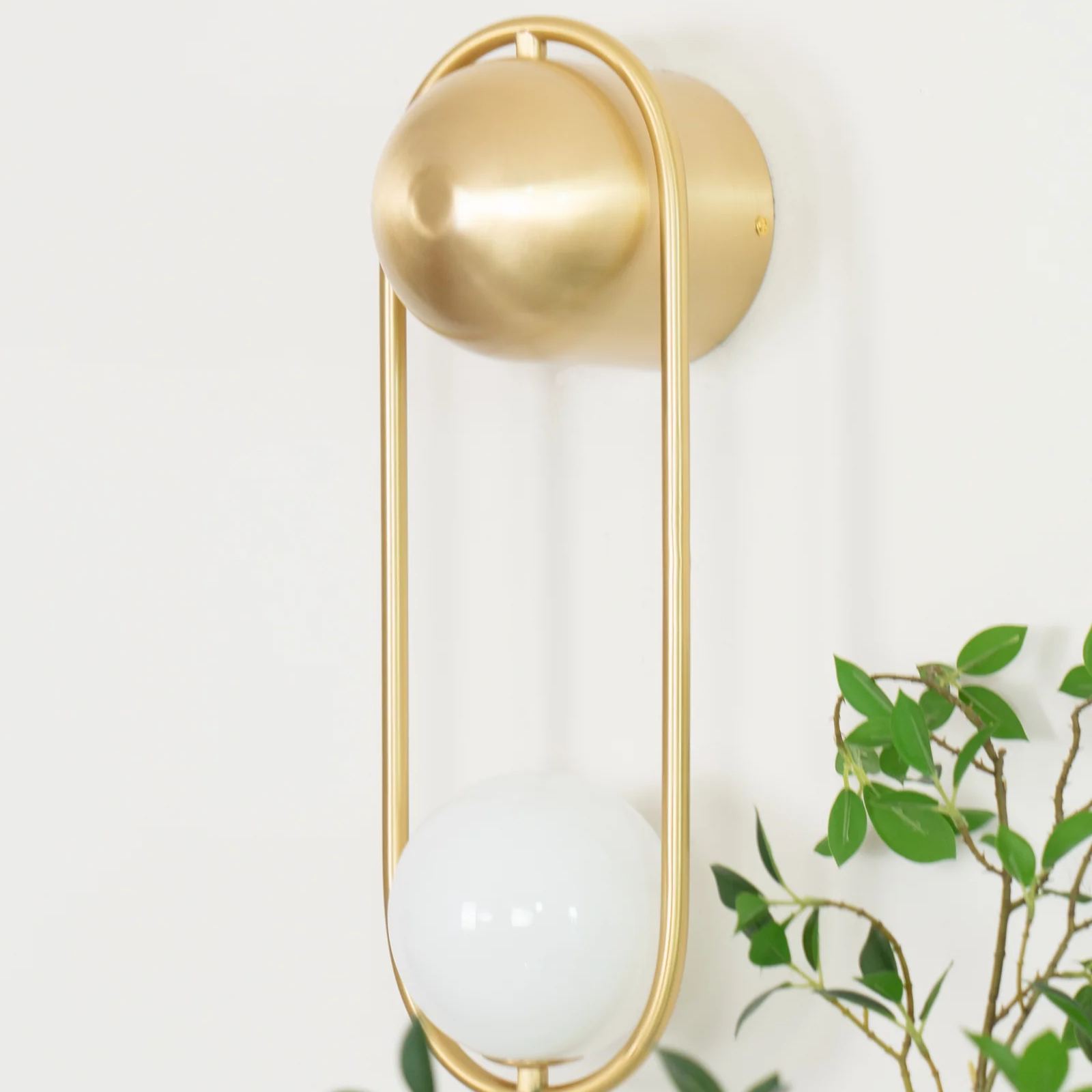 Edge Elegant Fashionable Mental Wall Light Bedroom