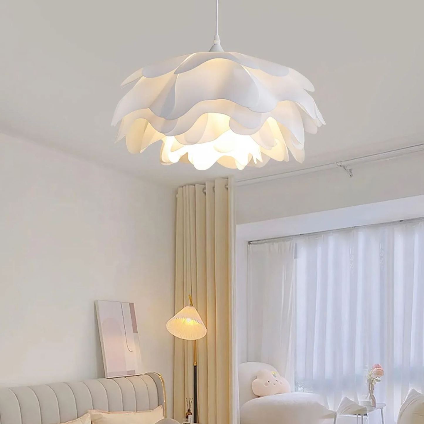 Renée Modern Flower Shaped Pendant Light Bedroom Dining Living Room