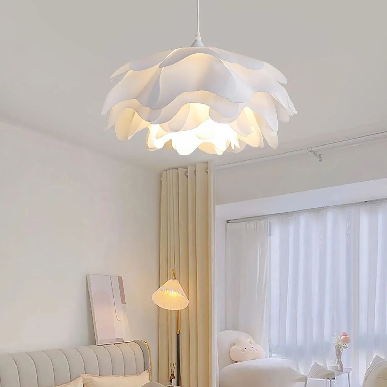 Renée Modern Flower Shaped Pendant Light Bedroom Dining Living Room