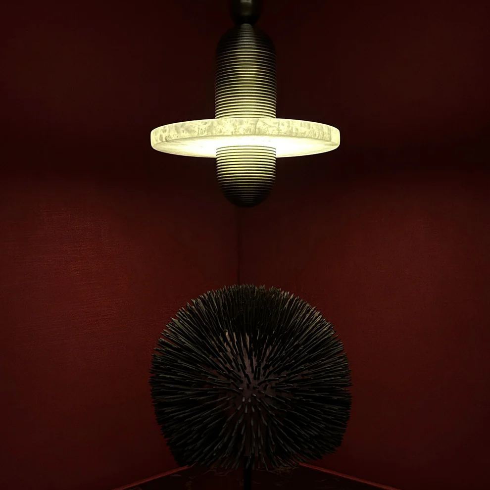 Jade Modern Comet Round Metal Alabaster Pendant Light Dining Bathroom