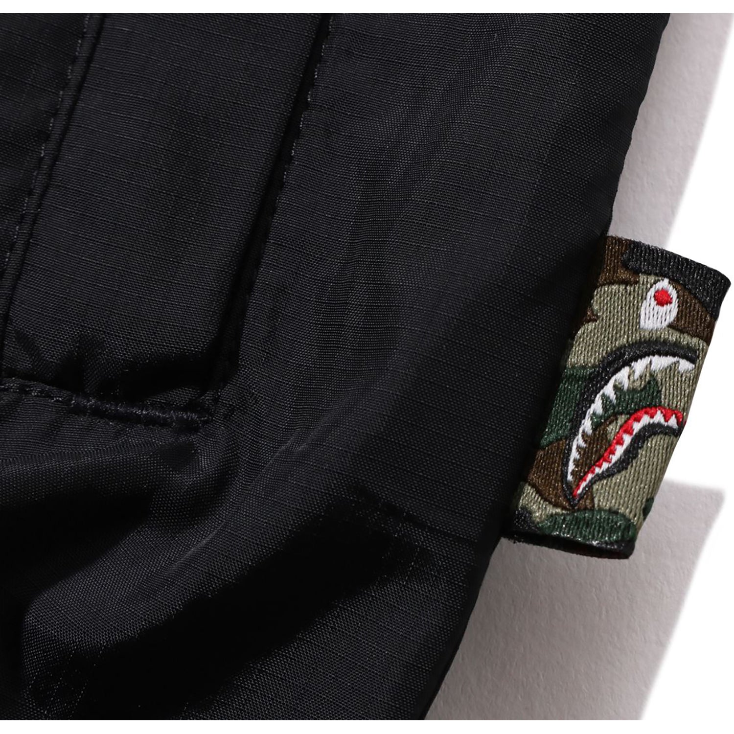 SHARK HOODIE JACKET LADIES-IYAMIUIO