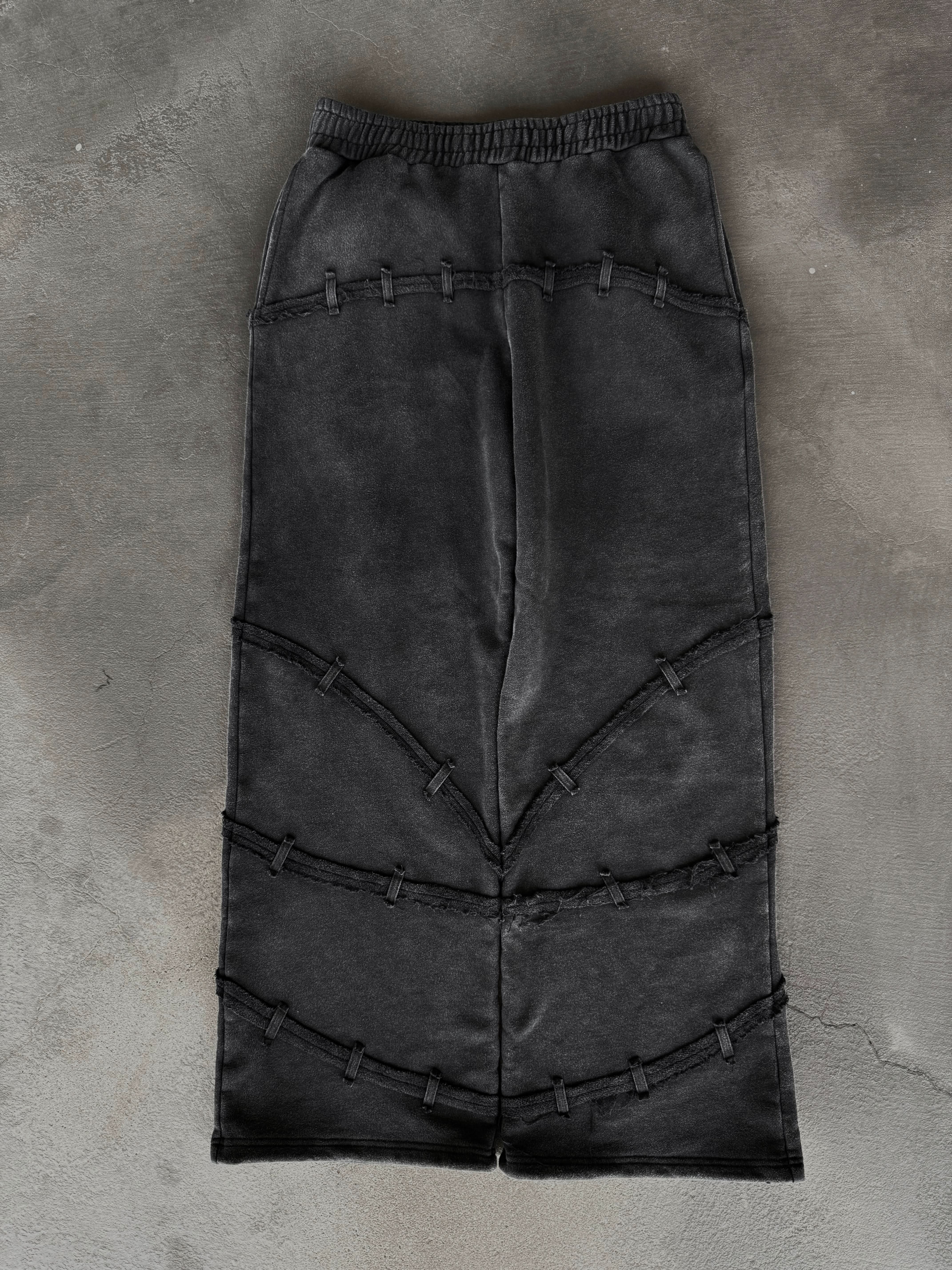 “E.T” Sweats-IYAMIUIO