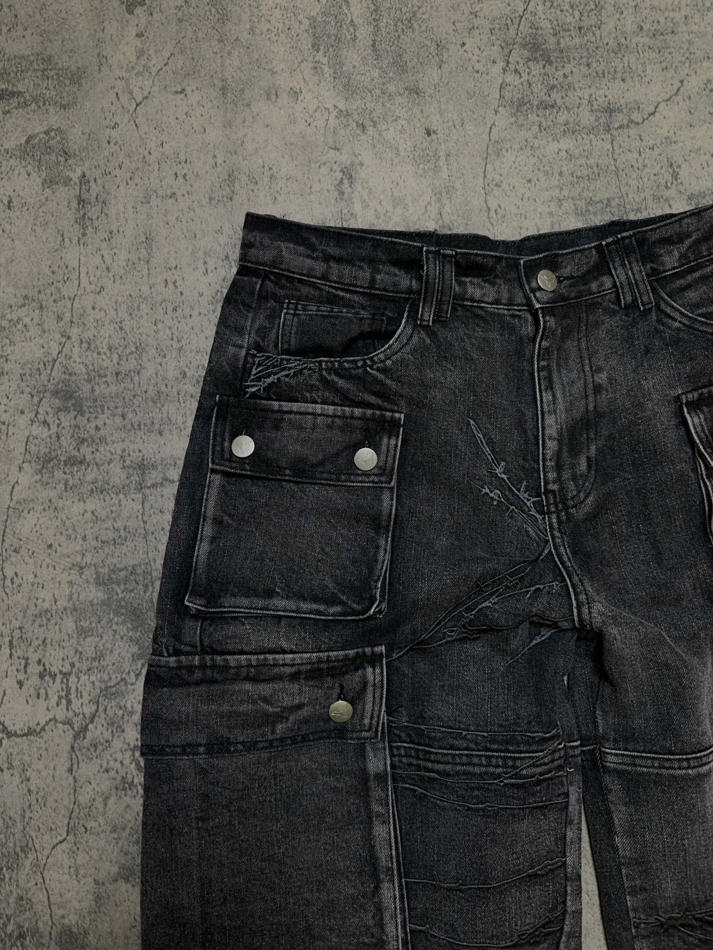 BARBED WIRE CARGOS (COAL)-IYAMIUIO