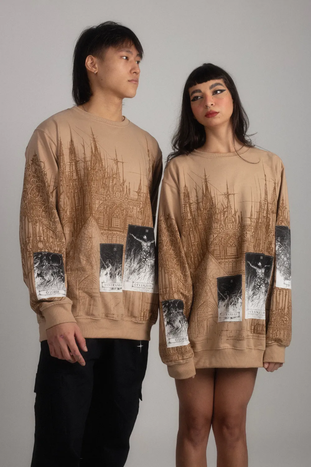 Moletinho Museum Long Sleeve-IYAMIUIO
