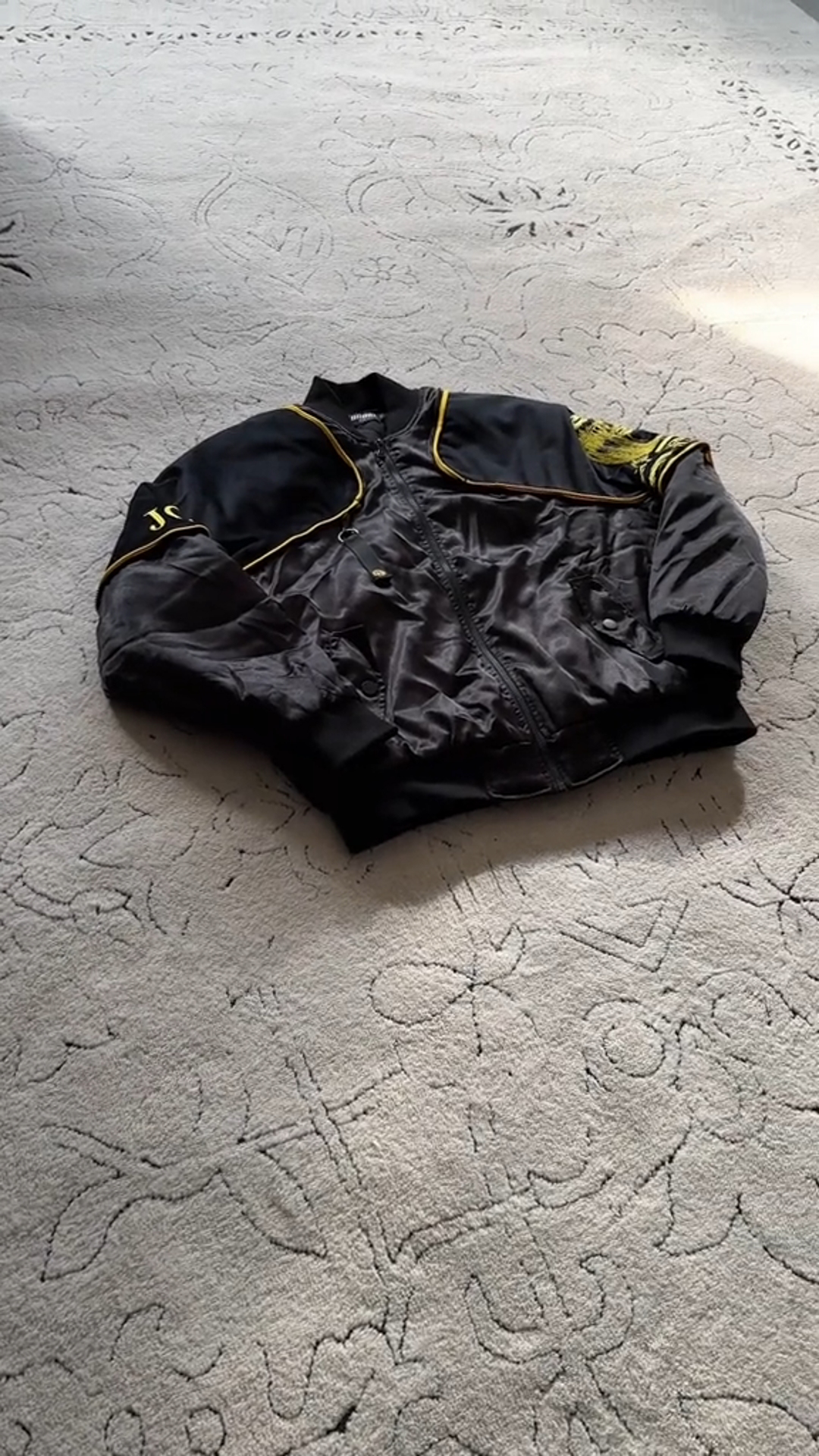 Jojos jacket-IYAMIUIO