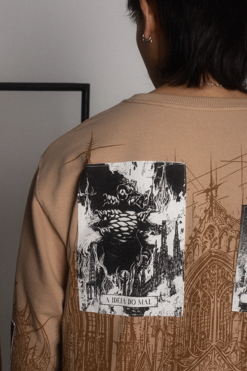 Moletinho Museum Long Sleeve-IYAMIUIO