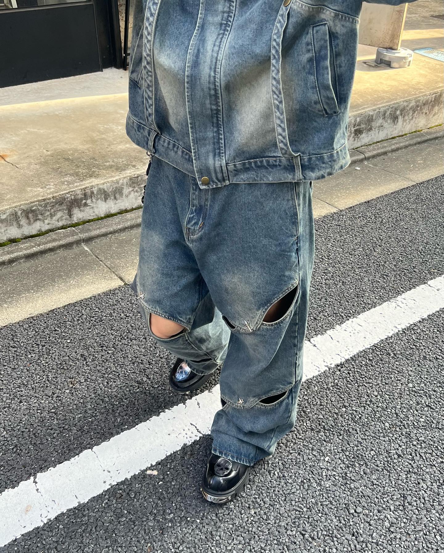 【23s May.】 Trendy Cutout Jeans-IYAMIUIO