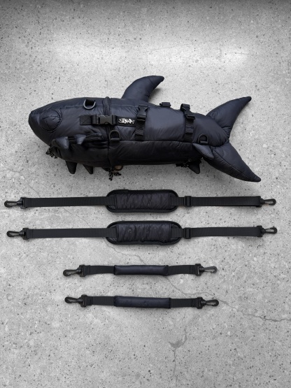 "SHARK" Bag-IYAMIUIO