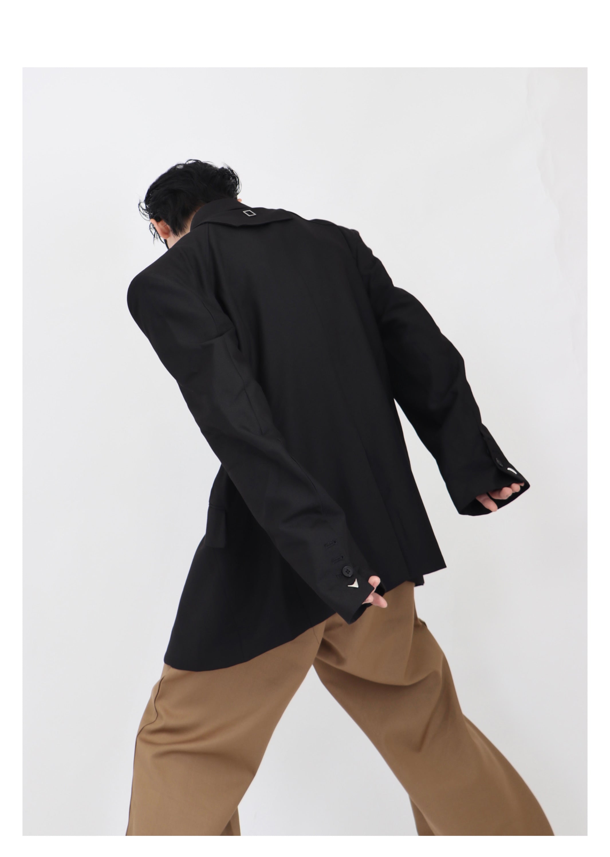 2022 High Shoulder Black Jacket-IYAMIUIO