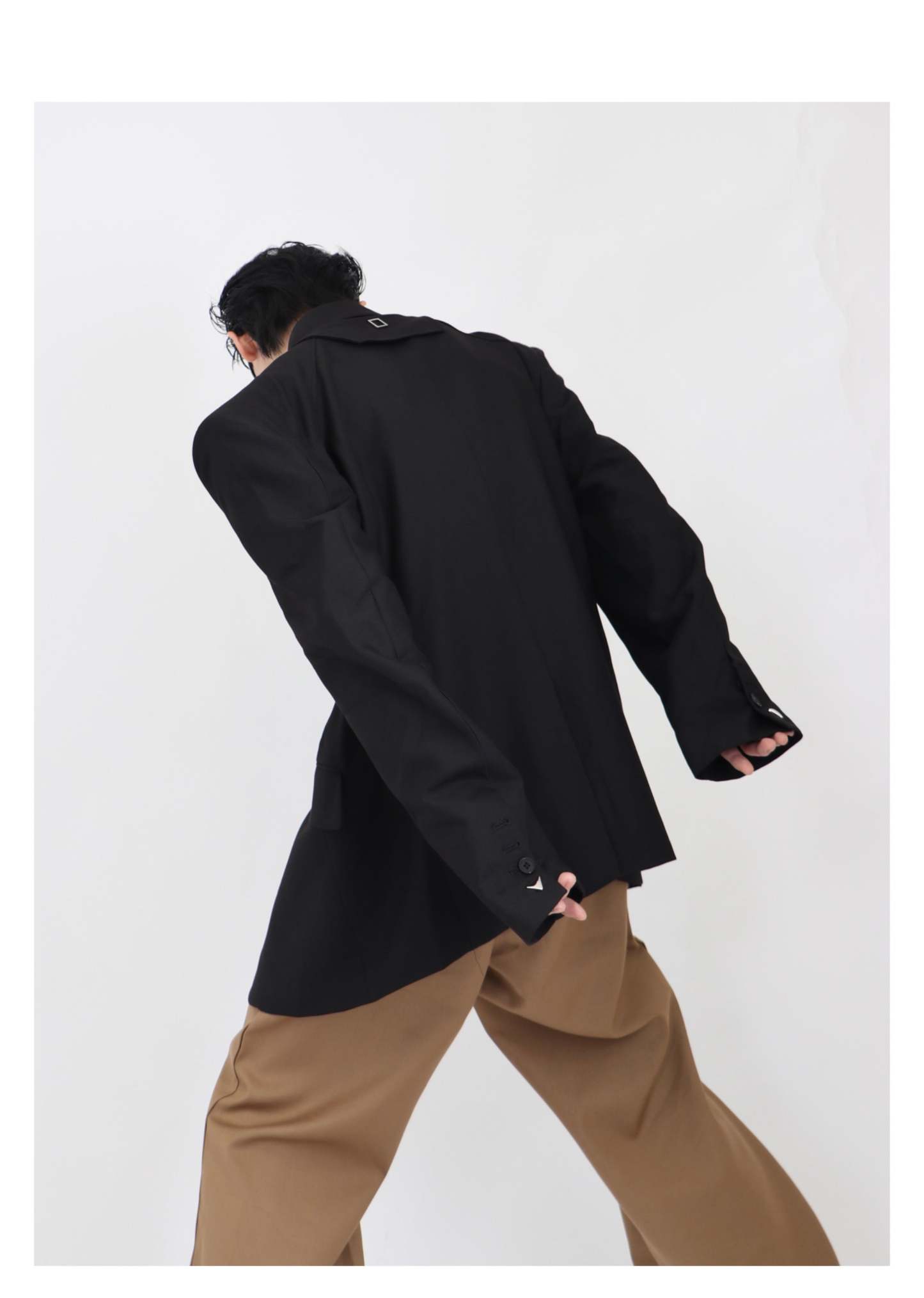 2022 High Shoulder Black Jacket-IYAMIUIO