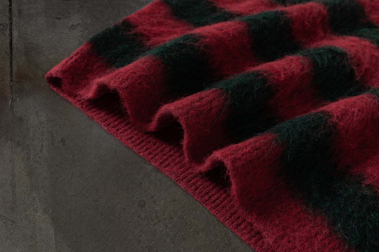 NIGHTMARE MOHAIR (RED/GREEN)-IYAMIUIO