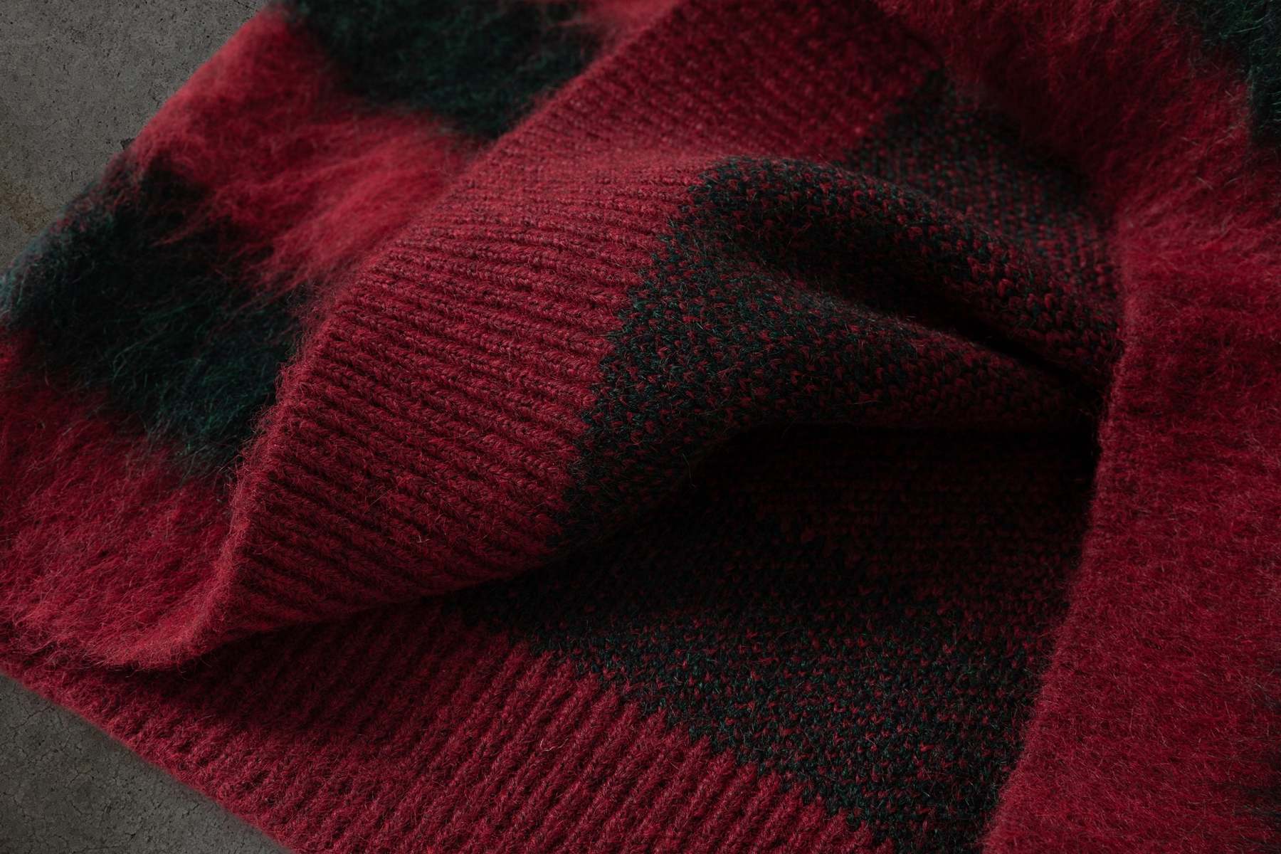 NIGHTMARE MOHAIR (RED/GREEN)-IYAMIUIO