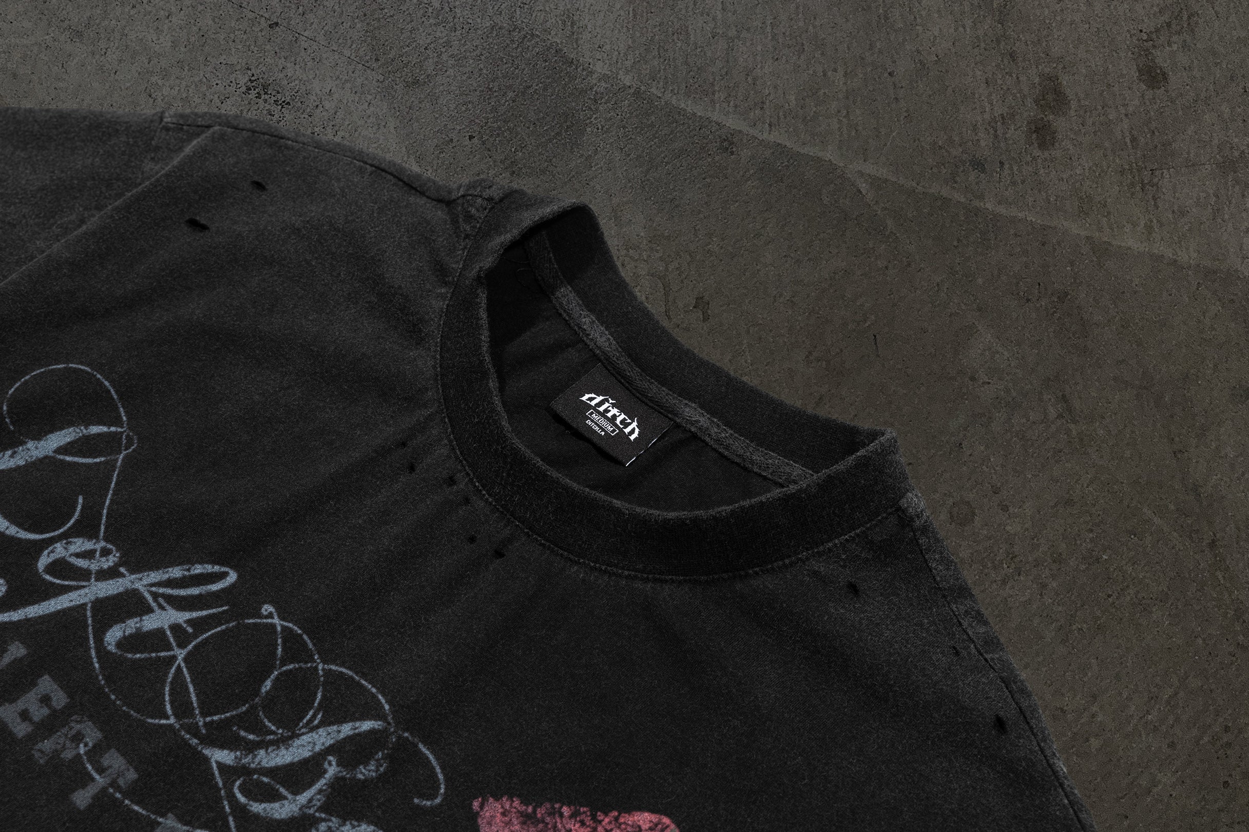 LOVELETTER DISTRESSED TEE (COAL)-IYAMIUIO