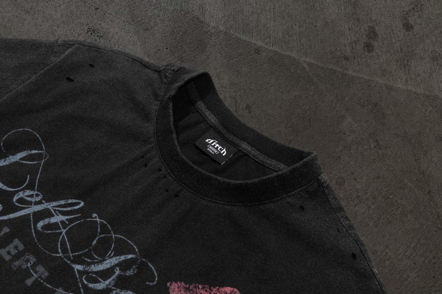 LOVELETTER DISTRESSED TEE (COAL)-IYAMIUIO