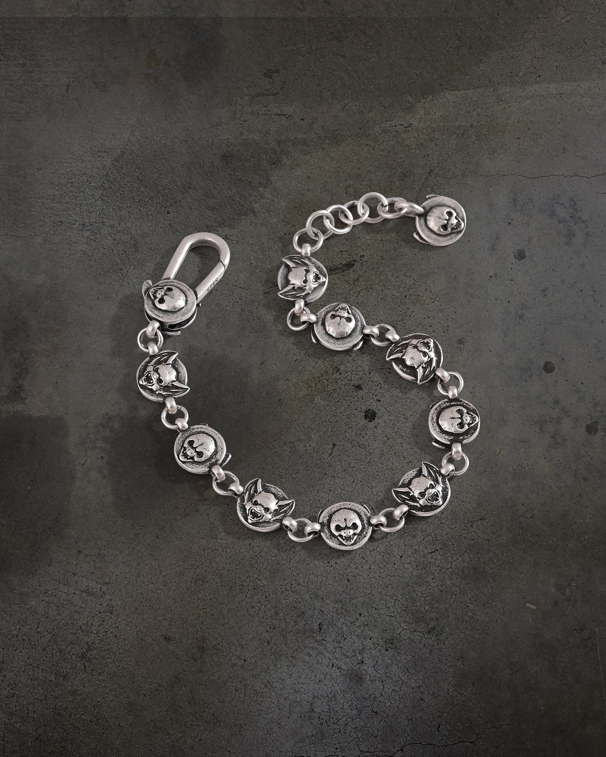 SILVER BAT/SKULL BRACELET-IYAMIUIO