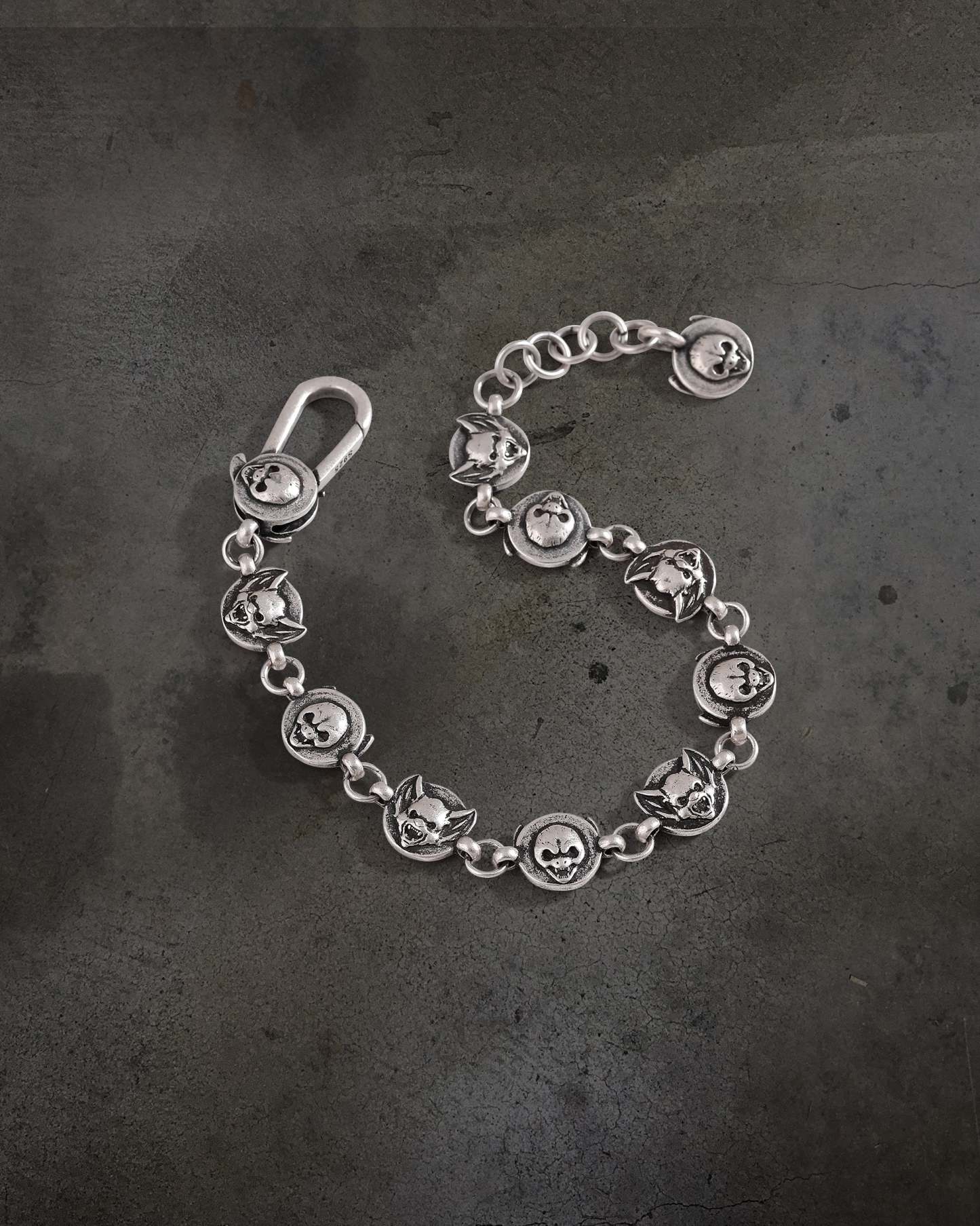 SILVER BAT/SKULL BRACELET-IYAMIUIO