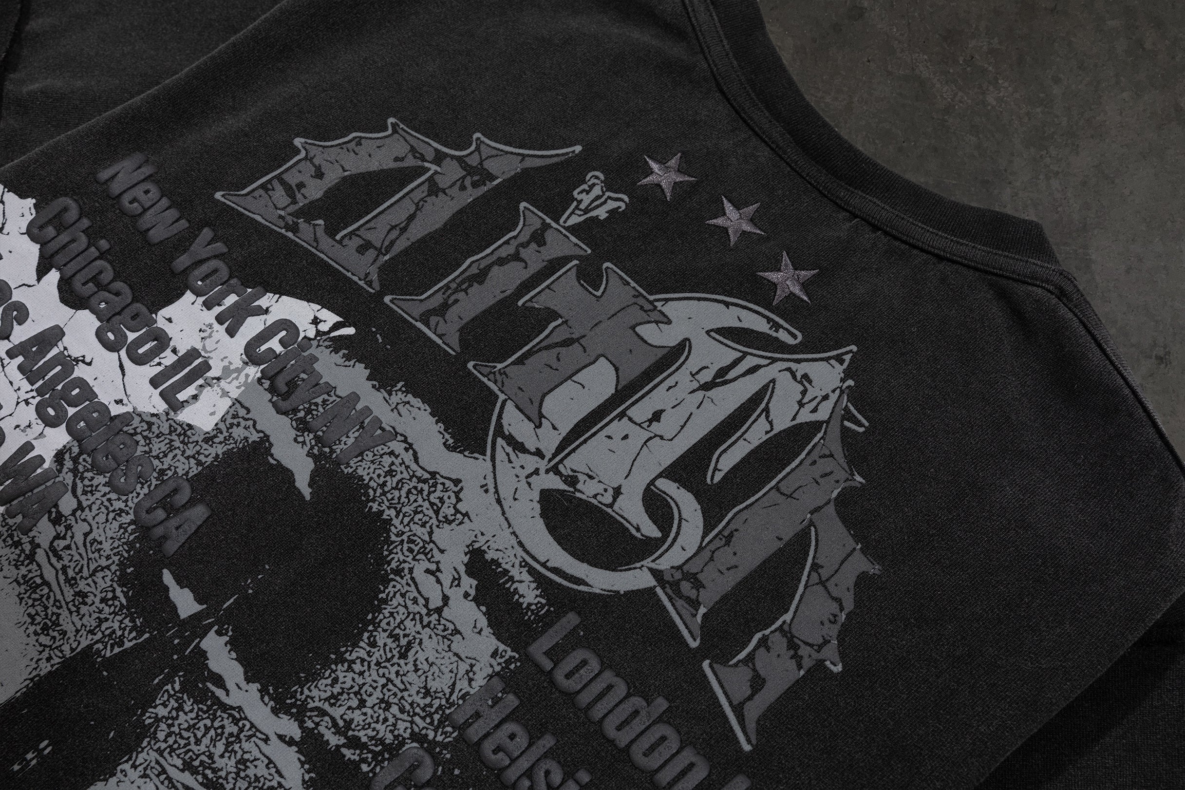 CORVIDITCH TOUR TEE (COAL)-IYAMIUIO