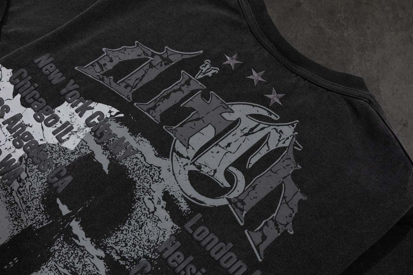 CORVIDITCH TOUR TEE (COAL)-IYAMIUIO