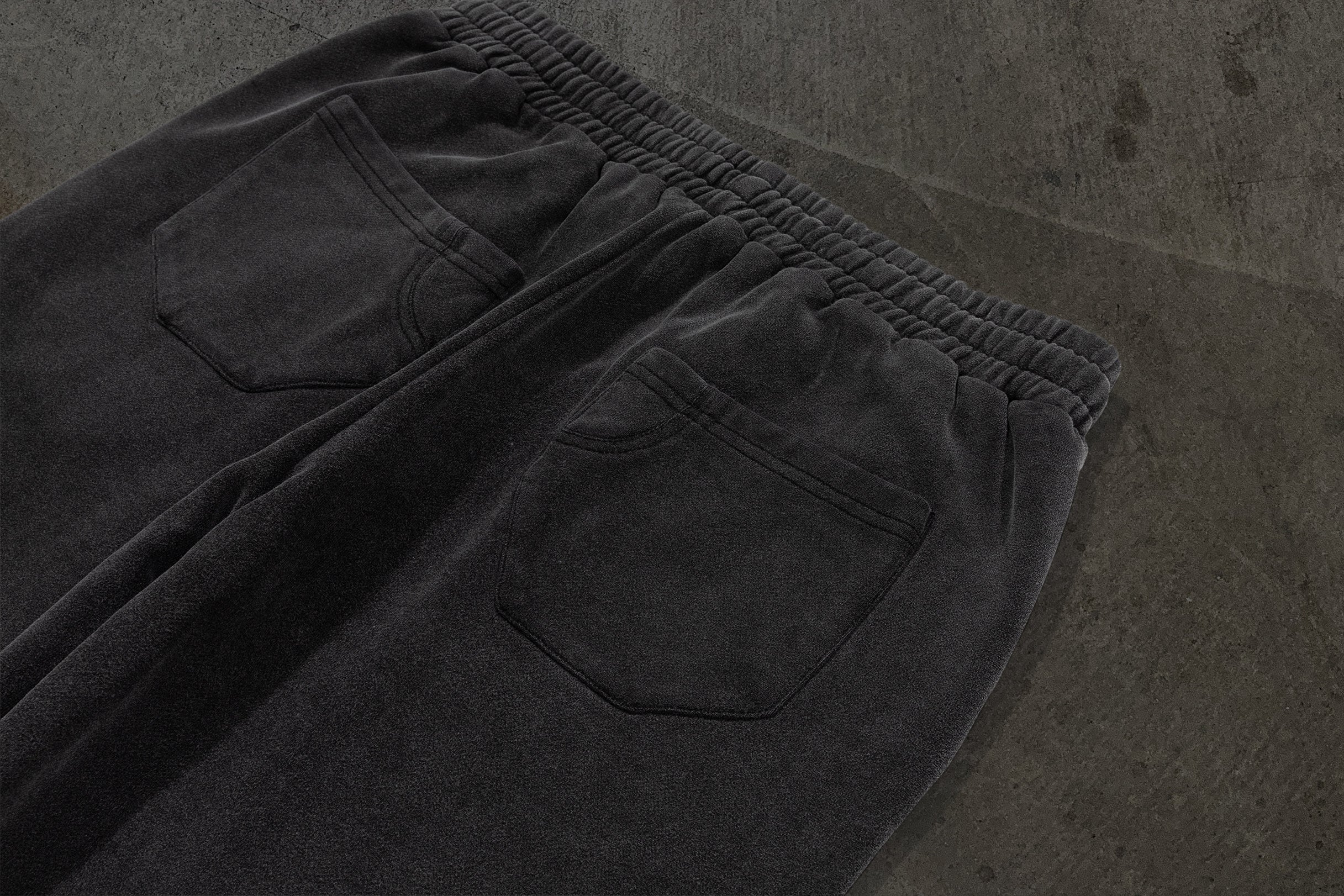 CORVIDITCH POCKET SWEATS (COAL)-IYAMIUIO