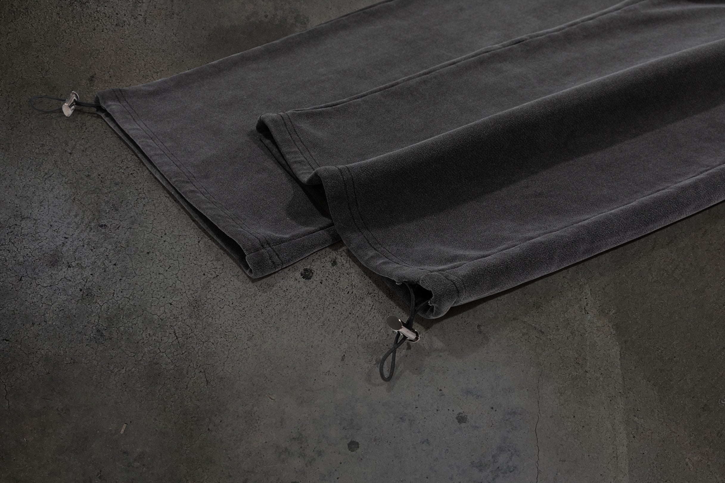 CORVIDITCH POCKET SWEATS (COAL)-IYAMIUIO