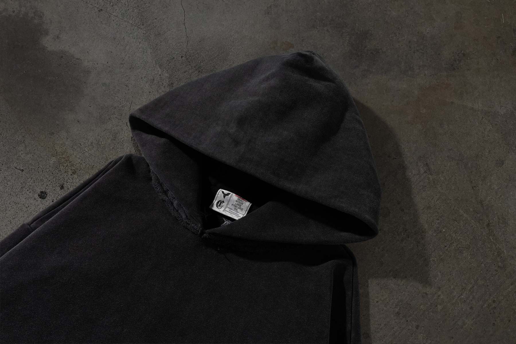 CORVIDITCH TOUR PULLOVER (COAL)-IYAMIUIO