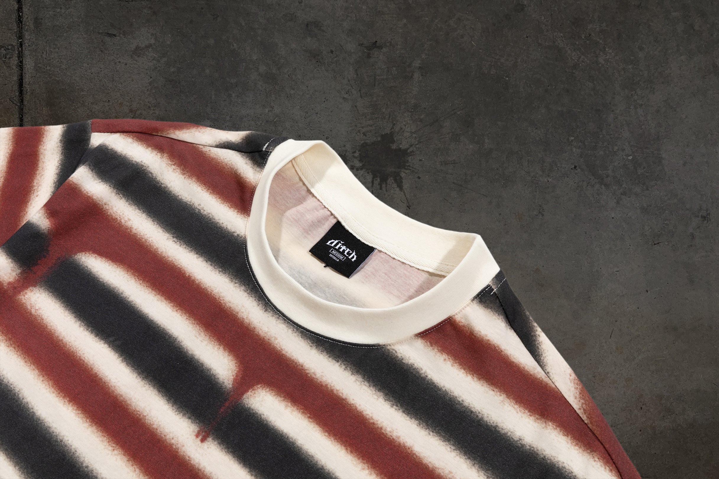 BLOODY STRIPED TEE (CREME)-IYAMIUIO