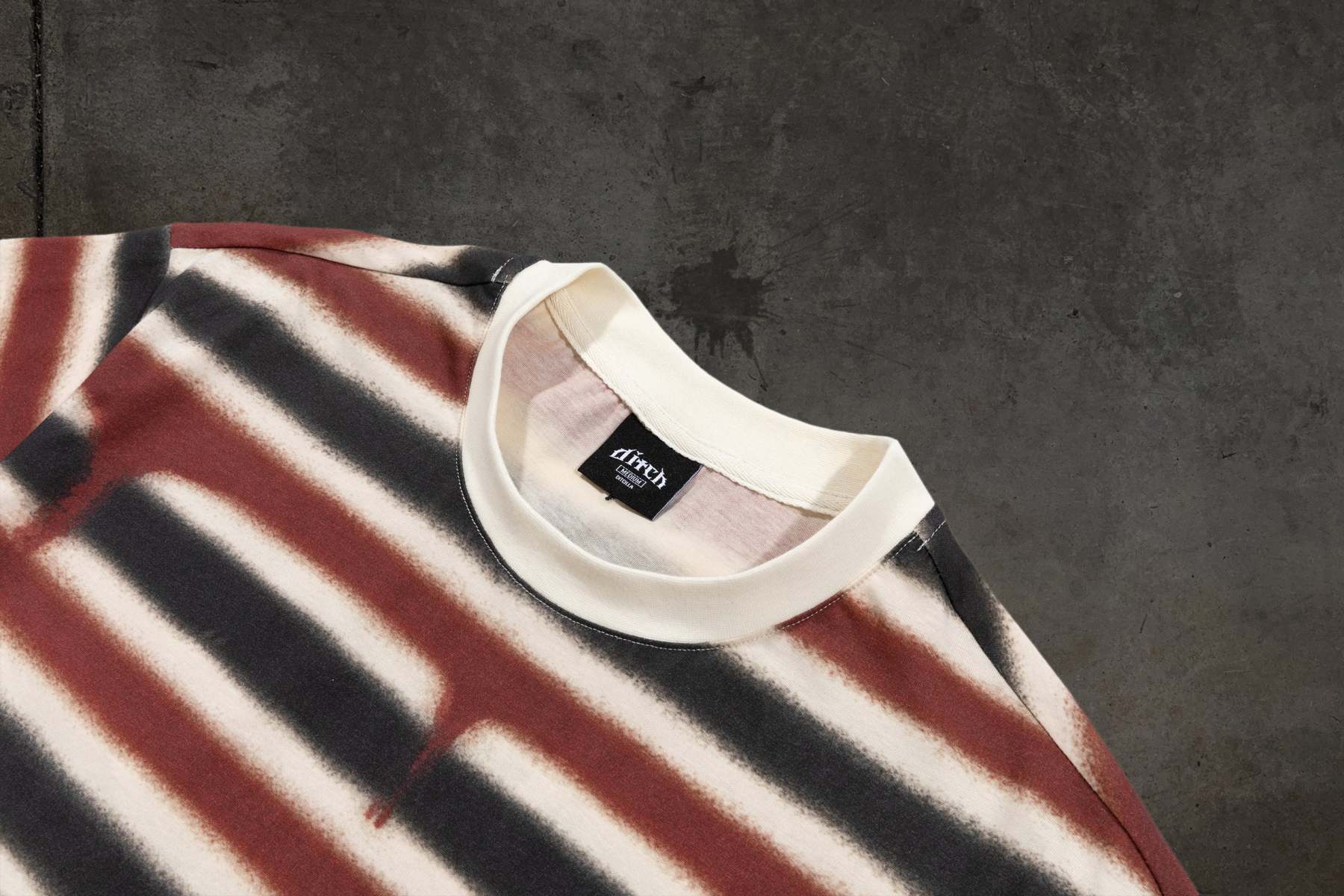 BLOODY STRIPED TEE (CREME)-IYAMIUIO