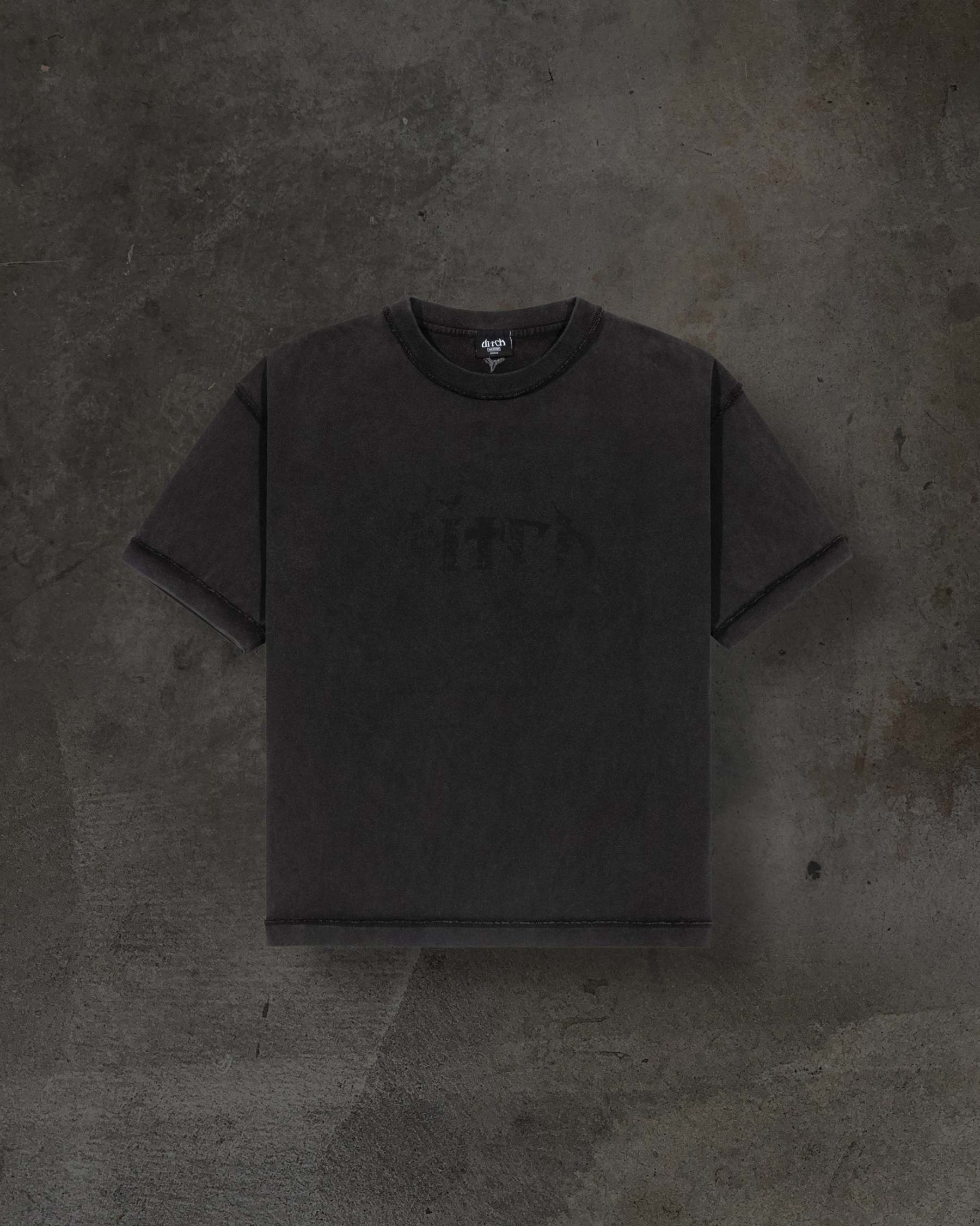 LOGO TEE (MONOCHROME COAL)-IYAMIUIO