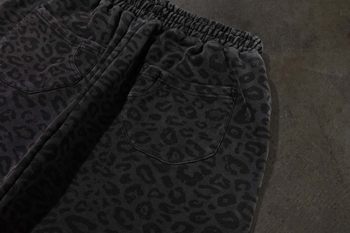 CHEETAH SWEATS (COAL)-IYAMIUIO