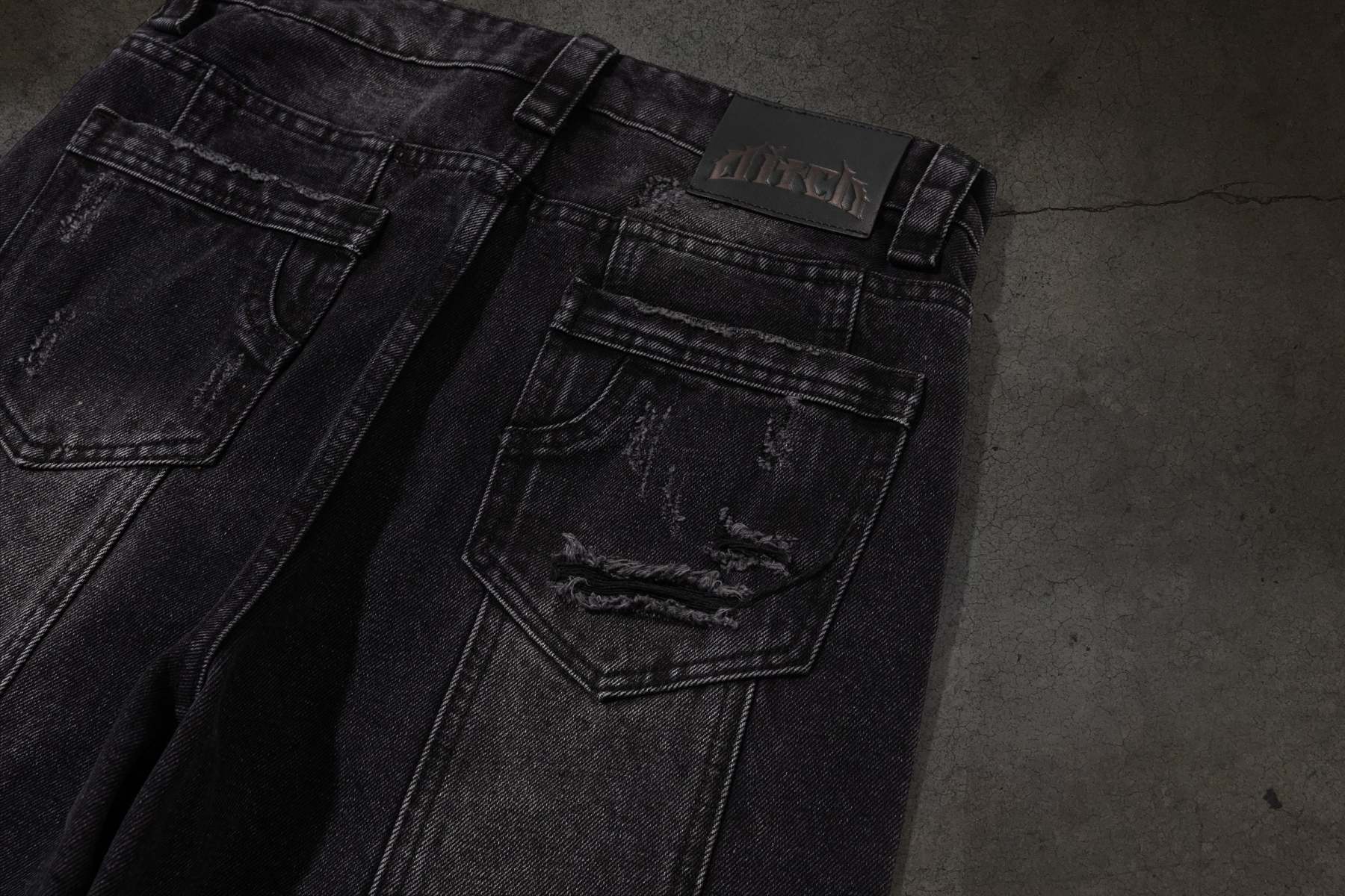 CHEETAH TORN DENIM (COAL)-IYAMIUIO