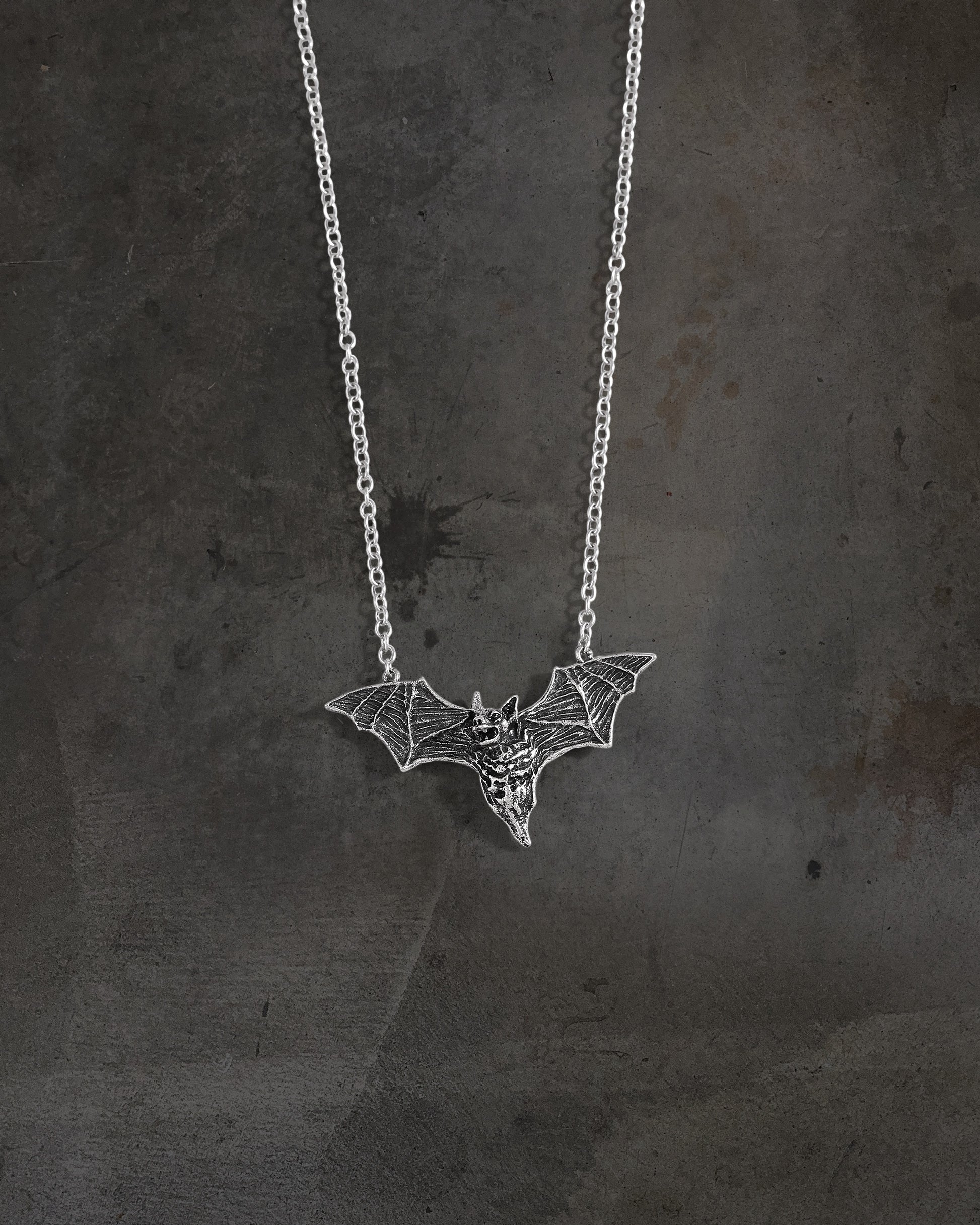DITCH SILVER BAT CHAIN-IYAMIUIO