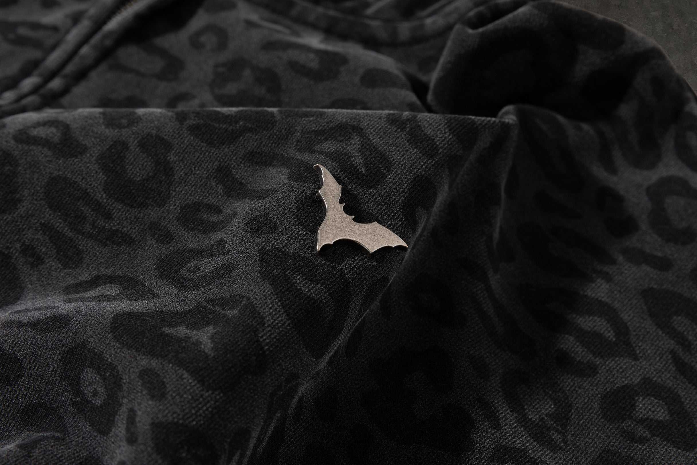 CHEETAH ZIPUP (COAL)-IYAMIUIO