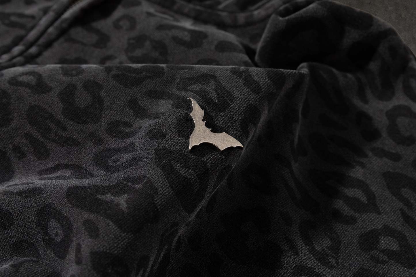 CHEETAH ZIPUP (COAL)-IYAMIUIO