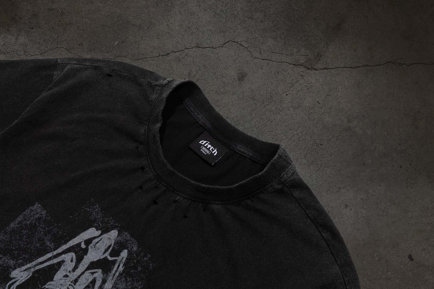 FOSSIL TEE (COAL)-IYAMIUIO