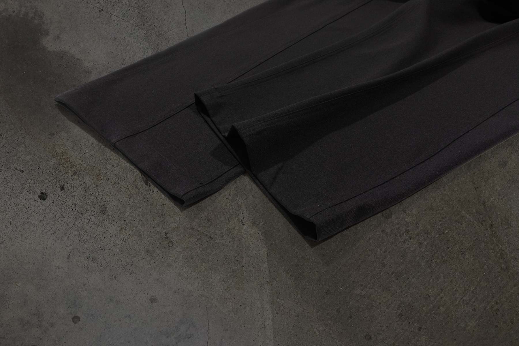 WIDE-LEG DRESS PANTS (NOIR)-IYAMIUIO