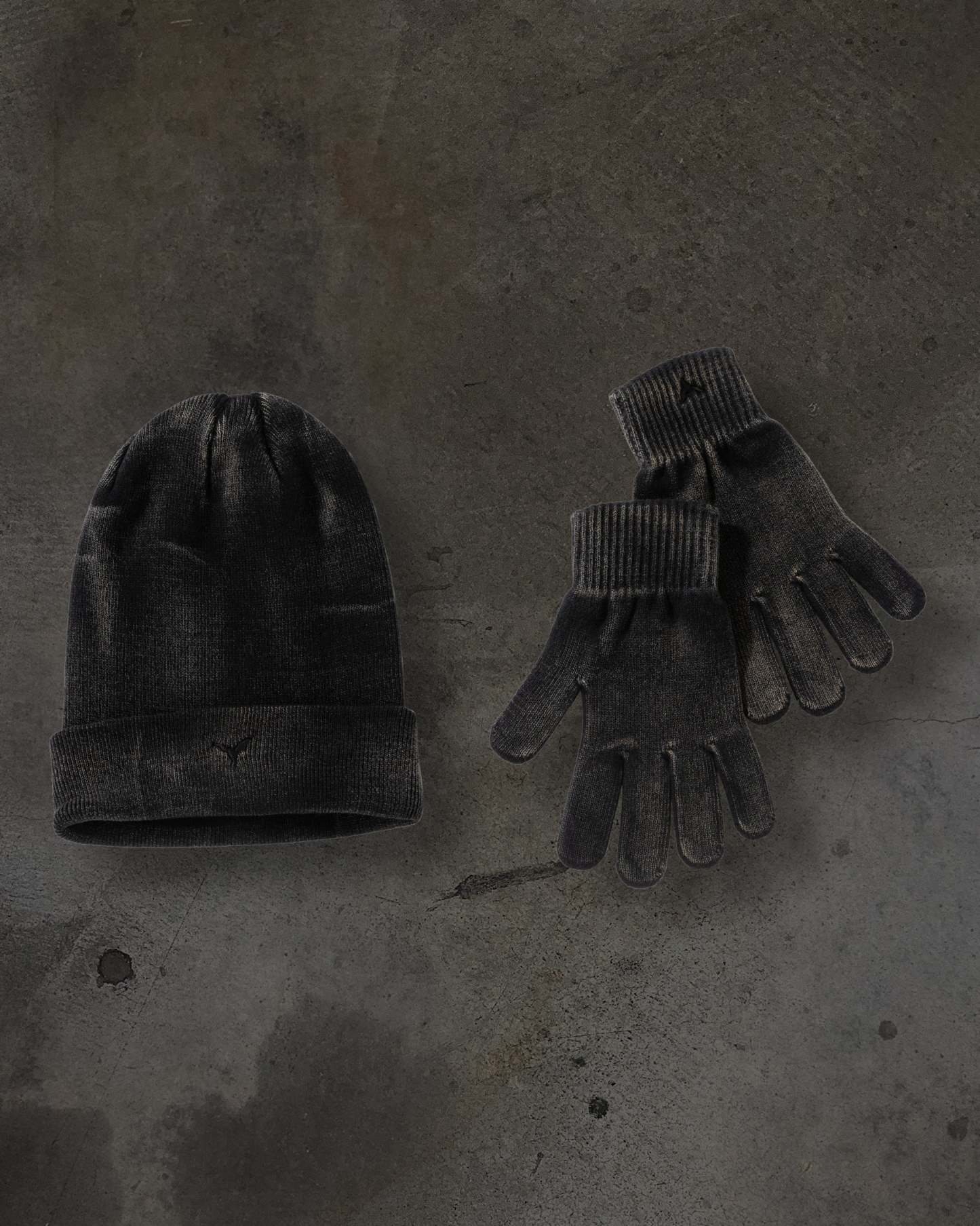 BEANIE & MITTEN BUNDLE-IYAMIUIO