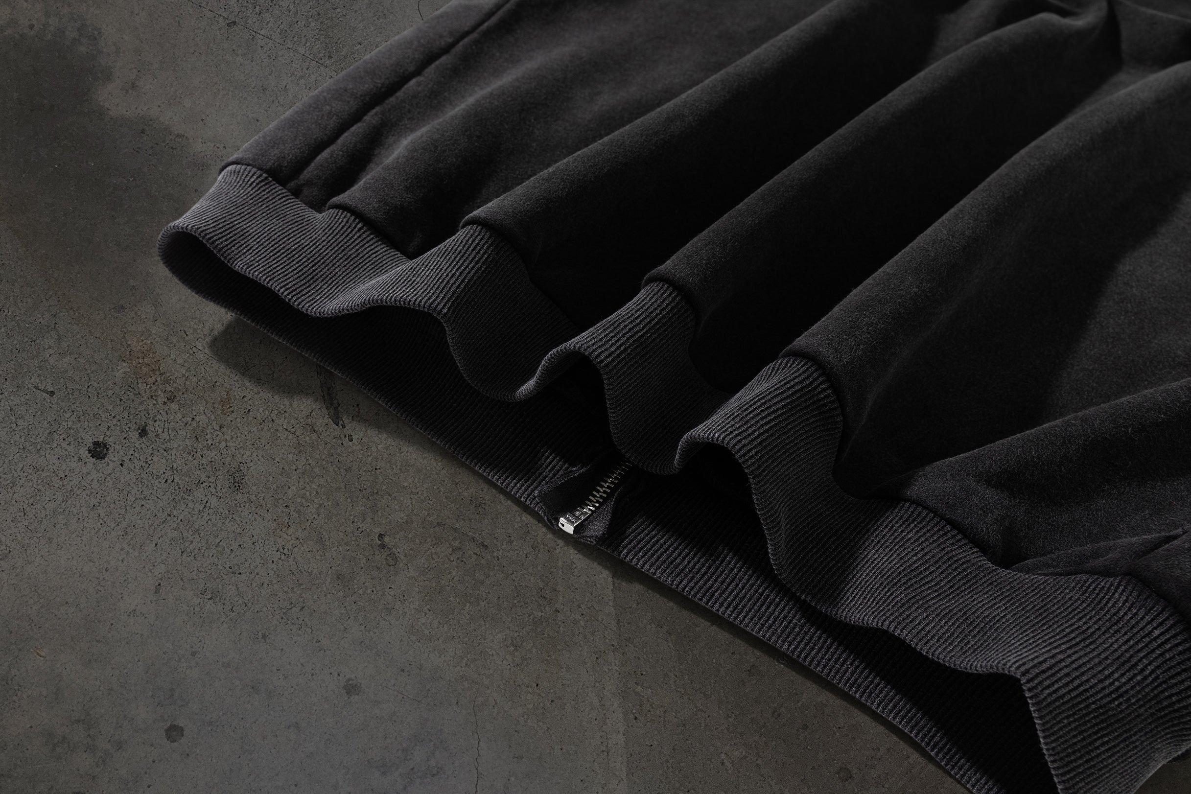 ATHLETIC ZIPUP (COAL/ASH)-IYAMIUIO