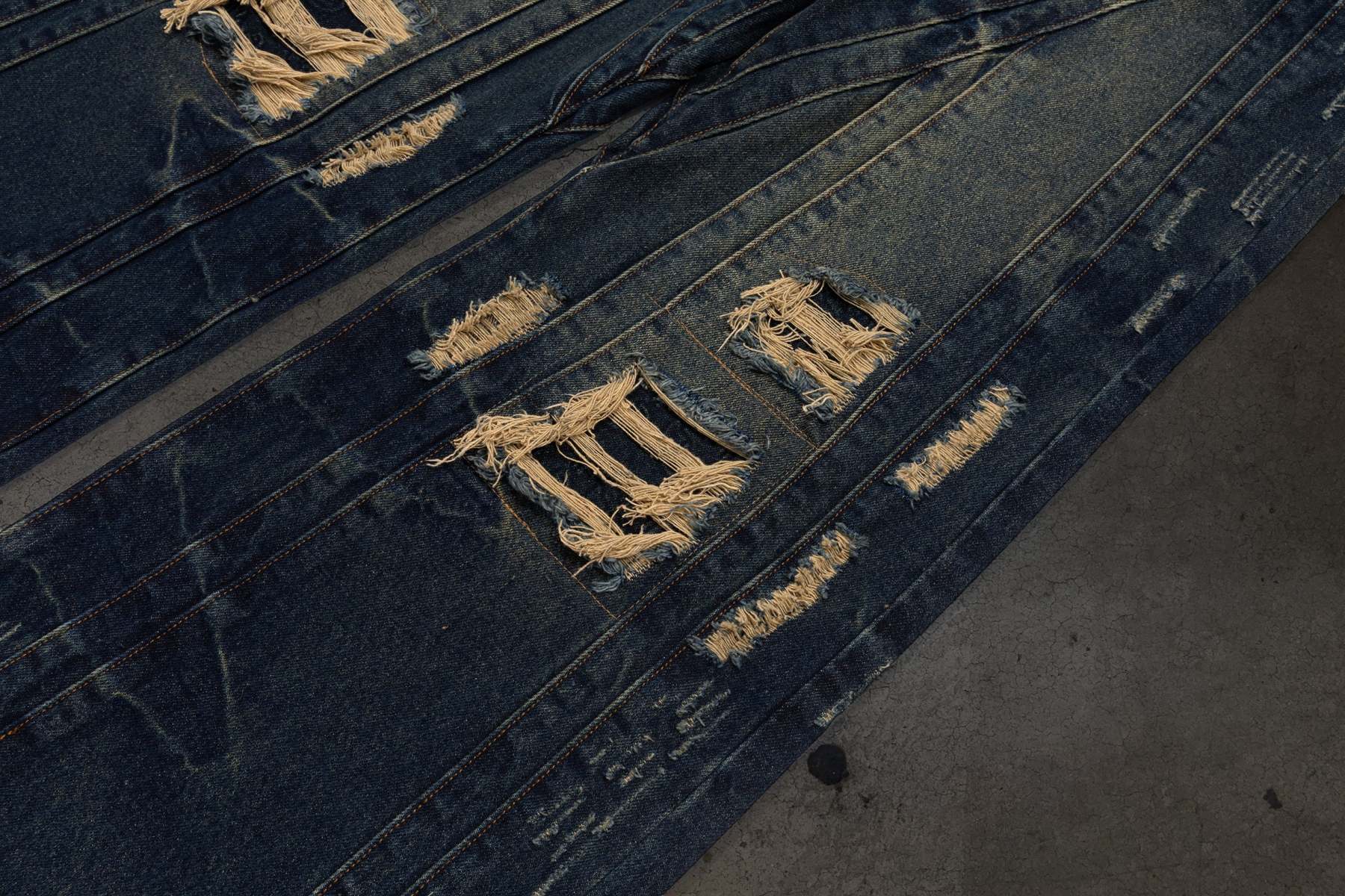 CORVIDITCH RIPPED DENIM (NAVY)-IYAMIUIO