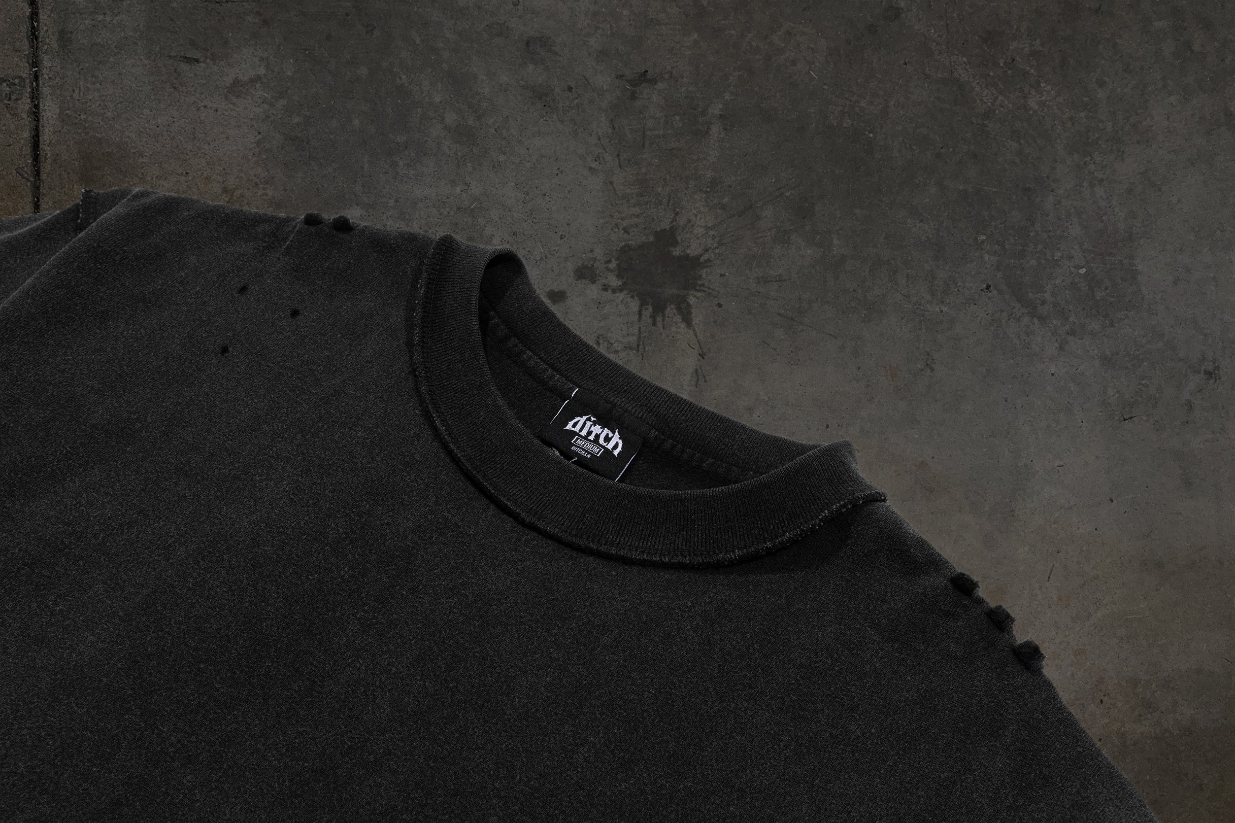 HOOK TEE (COAL)-IYAMIUIO