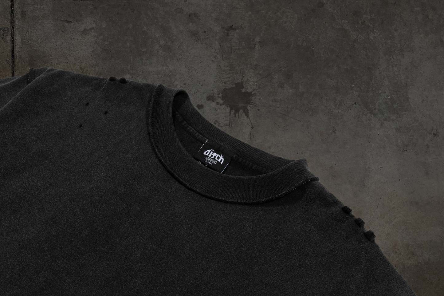 HOOK TEE (COAL)-IYAMIUIO