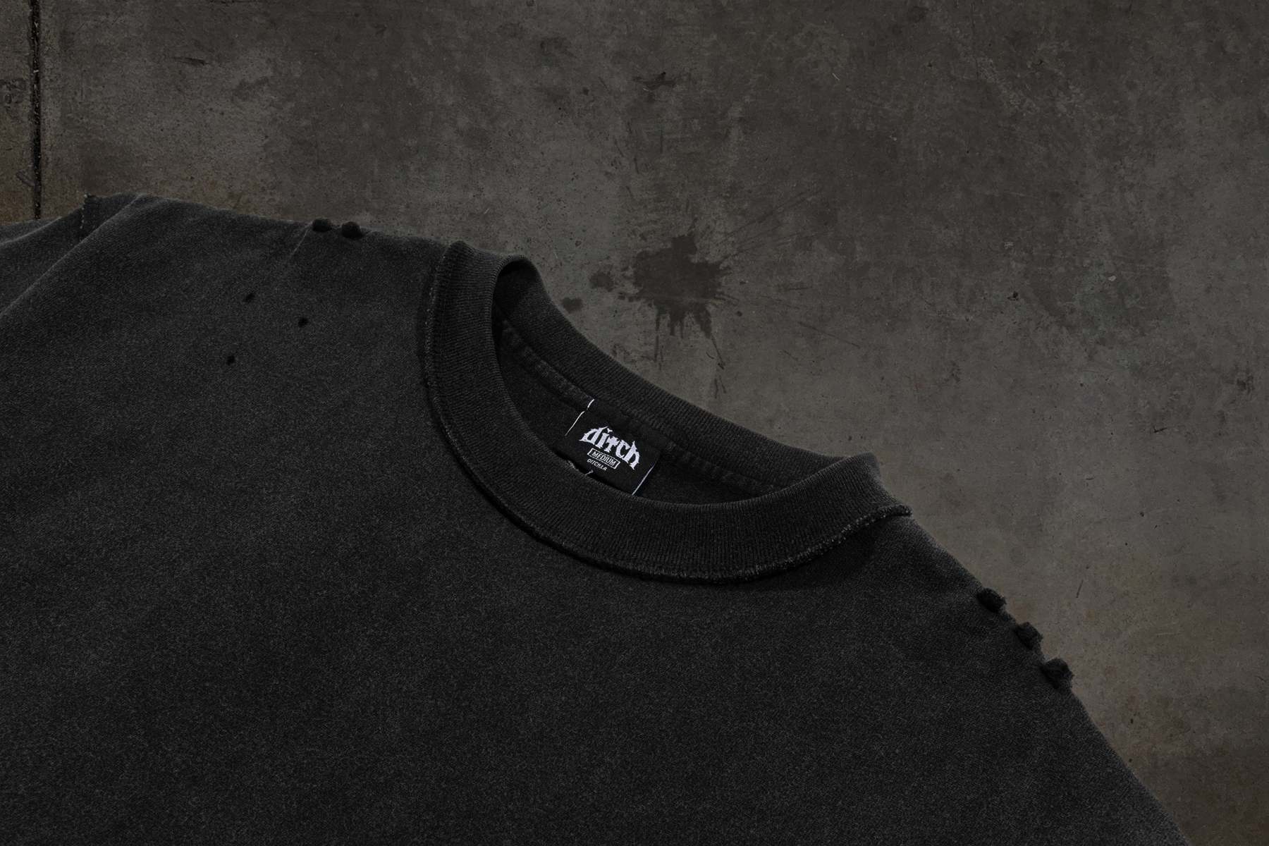 HOOK TEE (COAL)-IYAMIUIO