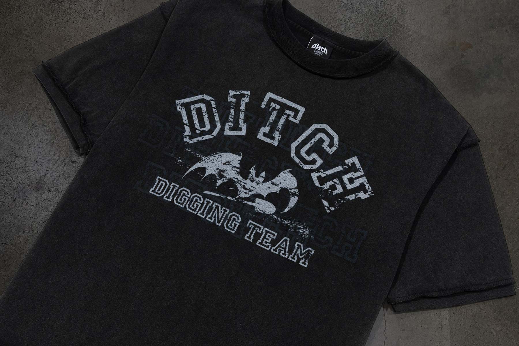DIGGING TEAM TEE (COAL)-IYAMIUIO