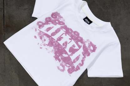 BABY TEE (WHITE)-IYAMIUIO