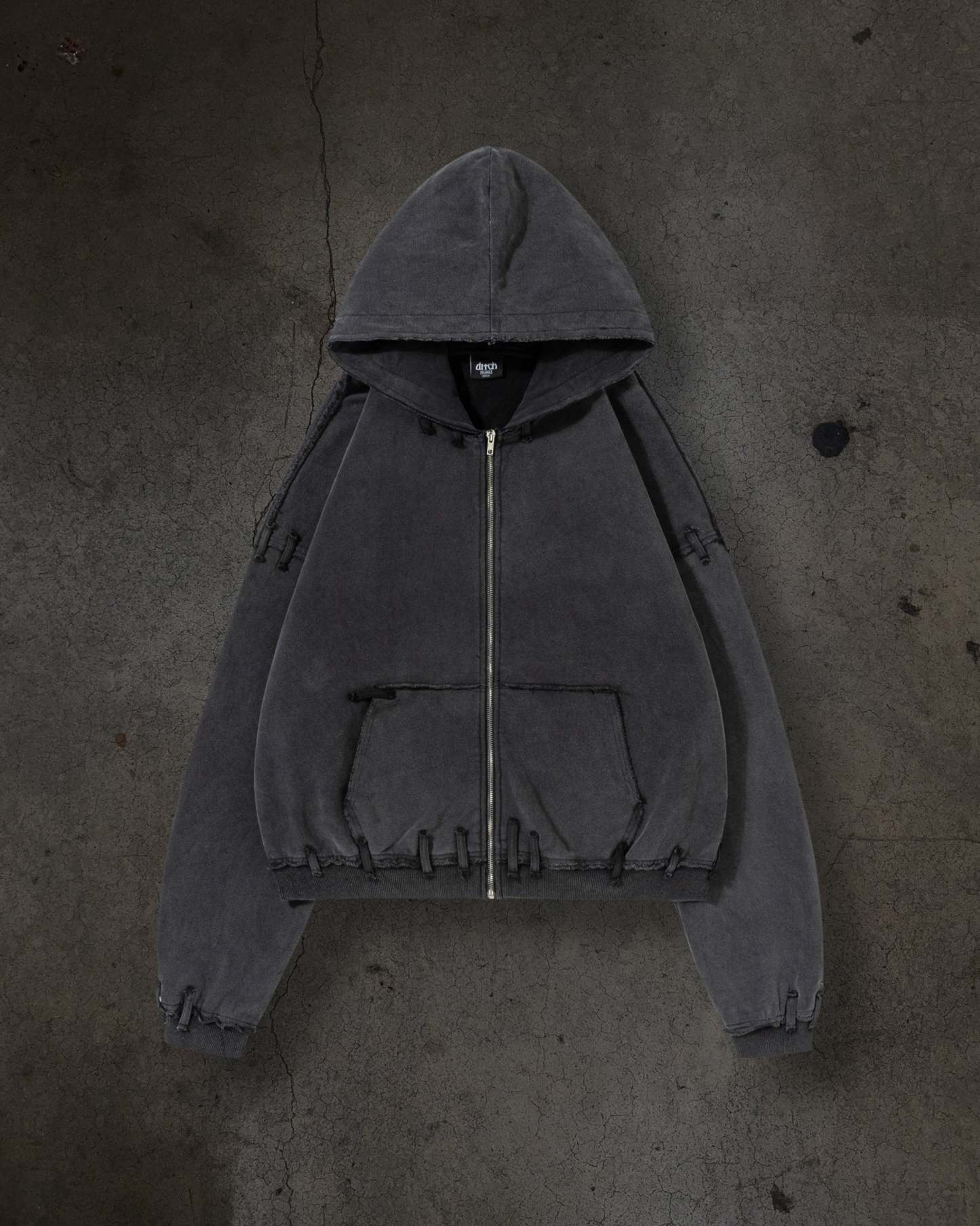 STRAITJACKET (COAL)-IYAMIUIO