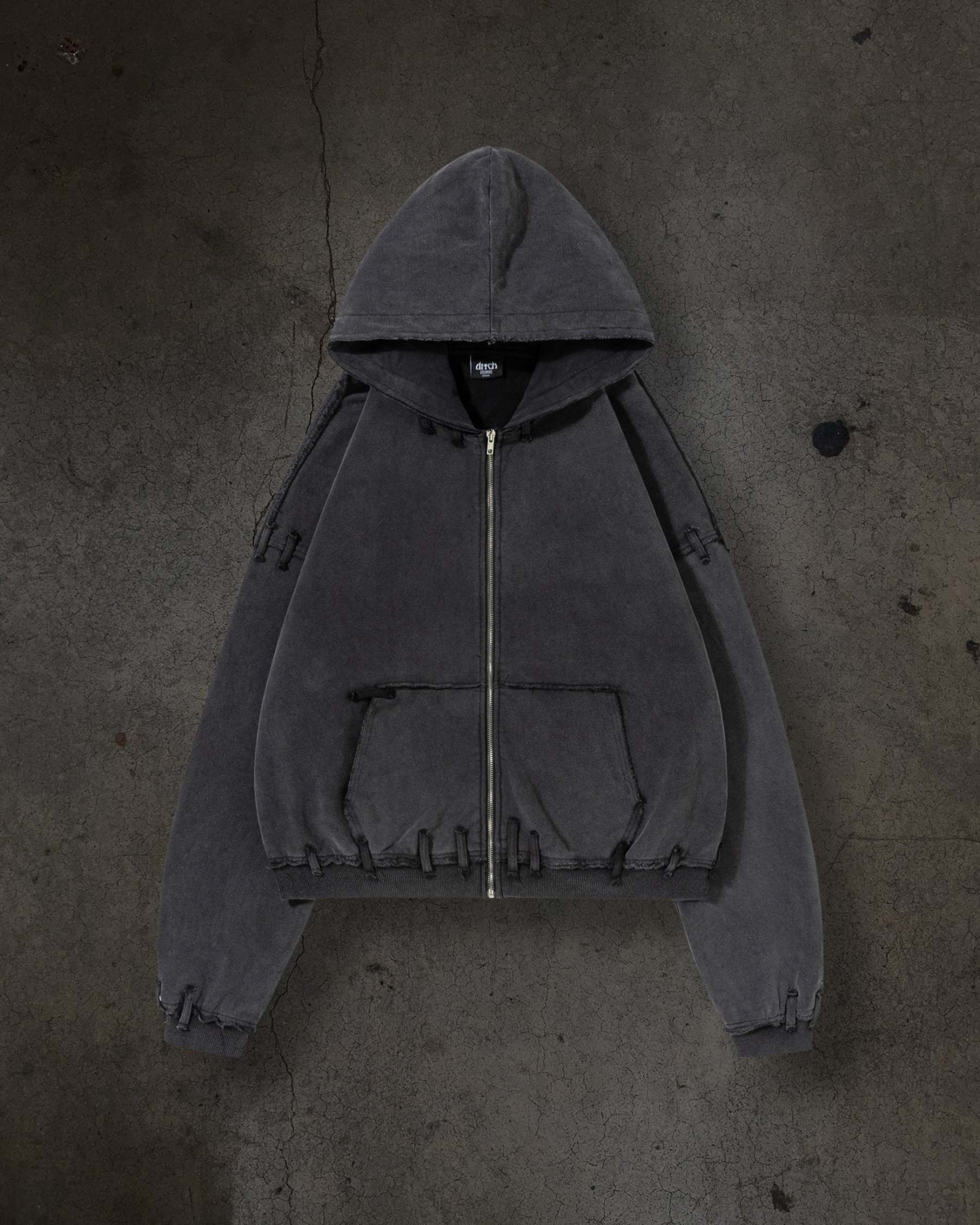 STRAITJACKET (COAL)-IYAMIUIO