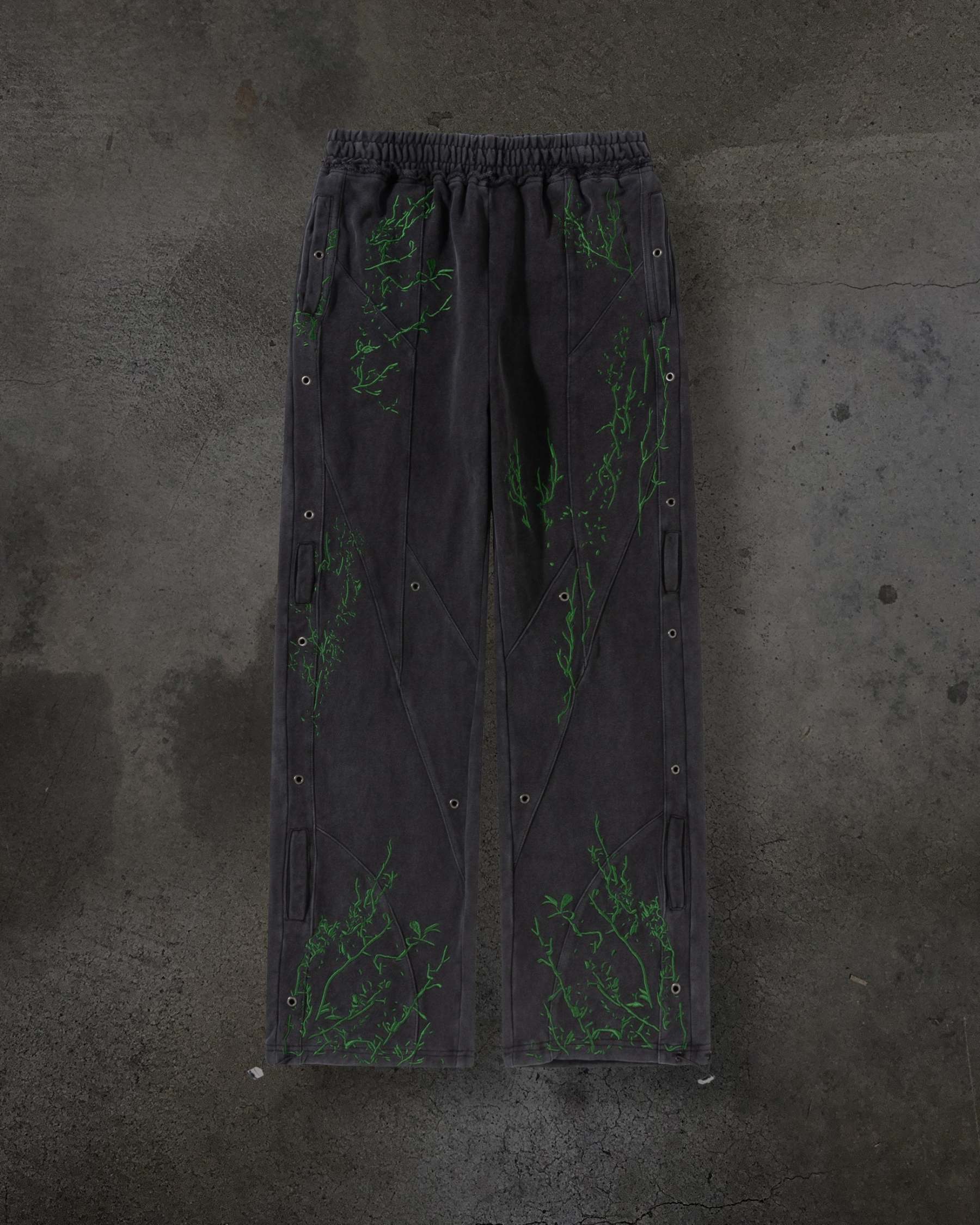 EMBROIDERED VINE SWEATS (COAL)-IYAMIUIO