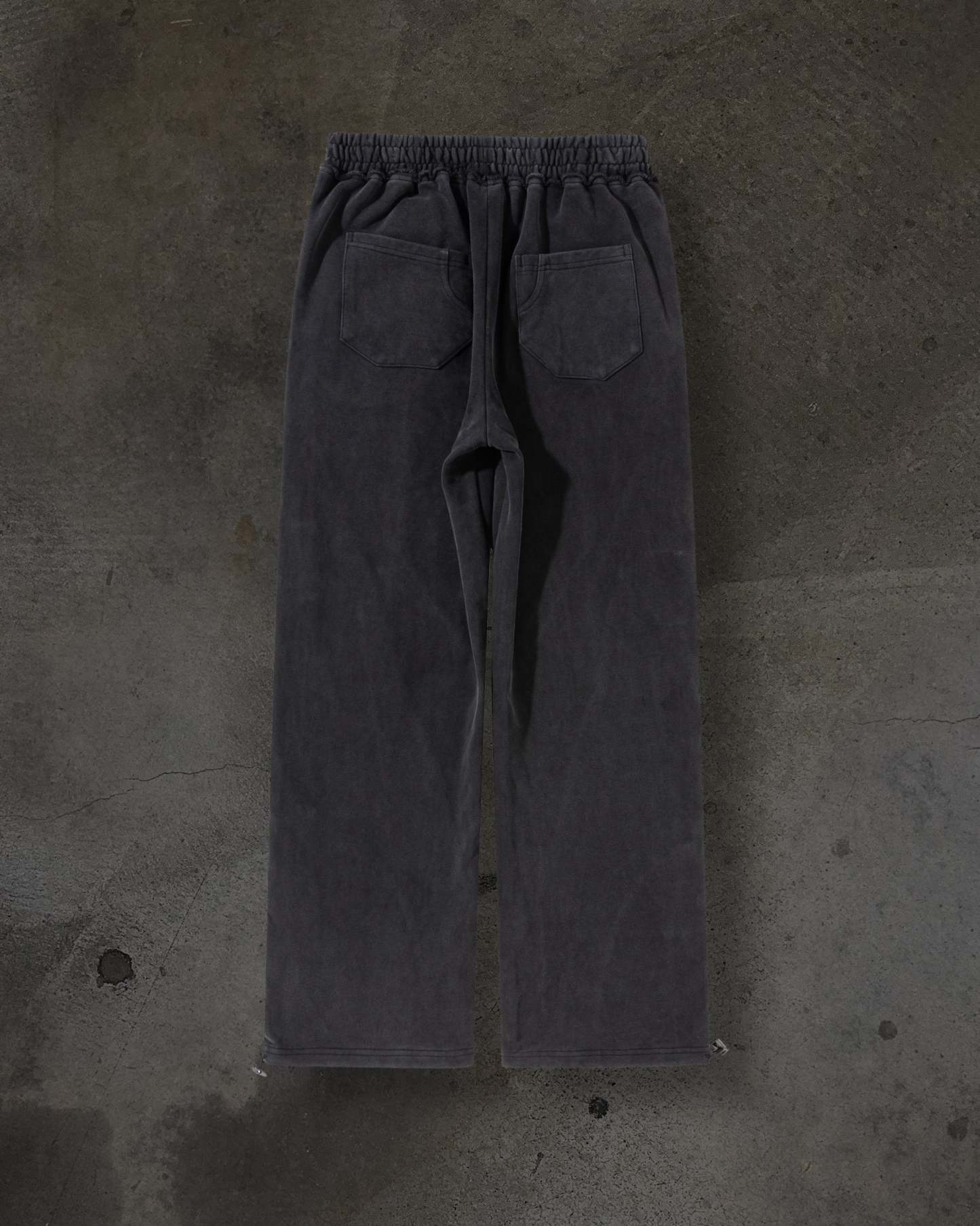 EMBROIDERED VINE SWEATS (COAL)-IYAMIUIO