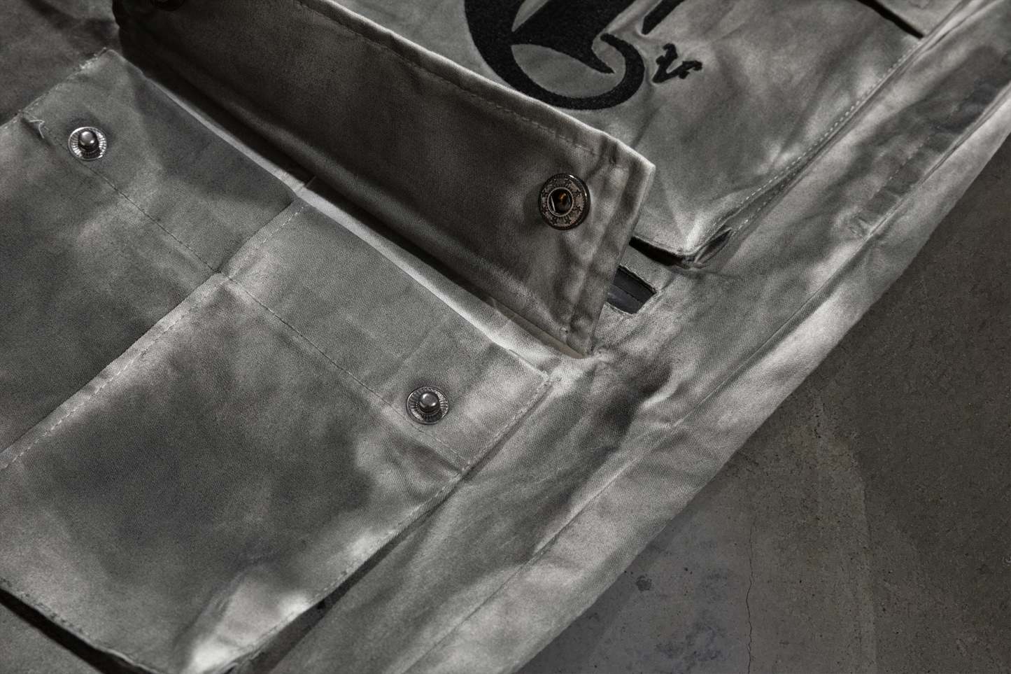 CORVIDITCH CONVERTIBLE CARGO PANTS (GREY)-IYAMIUIO