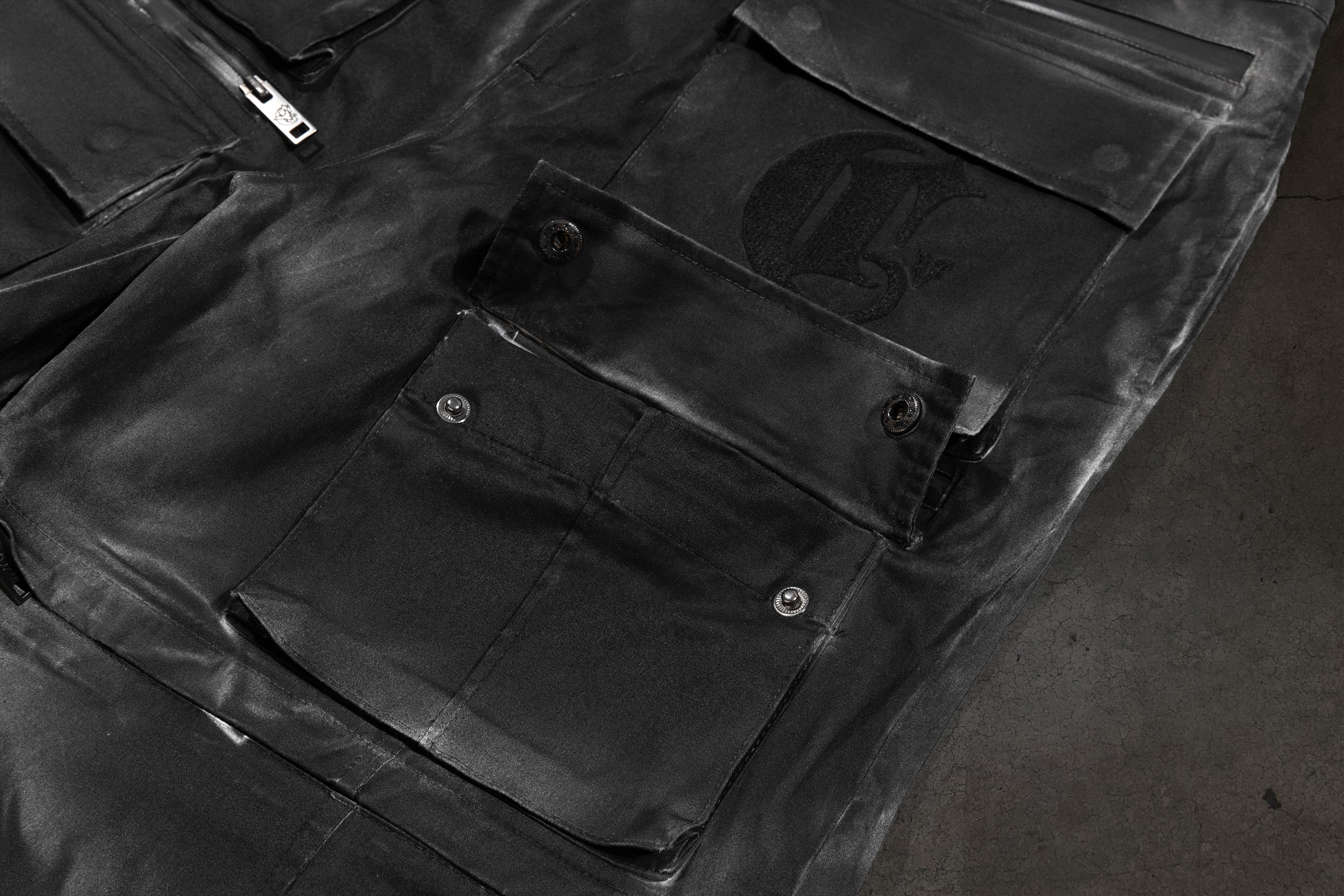 CORVIDITCH CONVERTIBLE CARGO PANTS (COAL)-IYAMIUIO